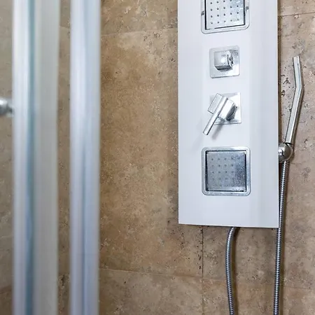 Il Gioiello Nel Cuore Di *